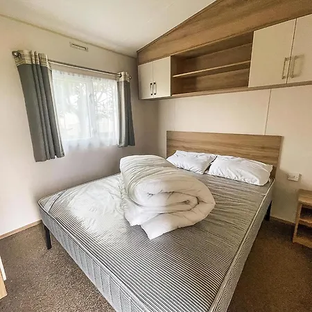 Superb 6 Berth Caravan At St Osyth Beach, Near Clacton-On-Sea Ref 28008Mc Exterior photo