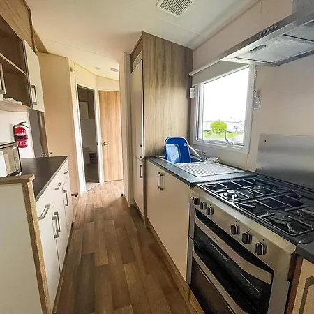 Superb 6 Berth Caravan At St Osyth Beach, Near Clacton-On-Sea Ref 28008Mc Exterior photo