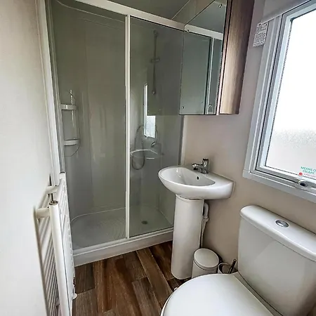 Superb 6 Berth Caravan At St Osyth Beach, Near Clacton-On-Sea Ref 28008Mc Exterior photo